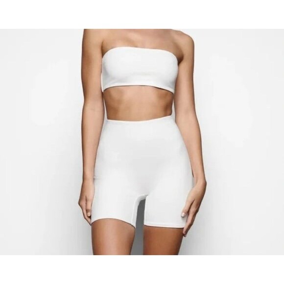 SKIMS Swim Mid Waist Short - Picture 1 of 5